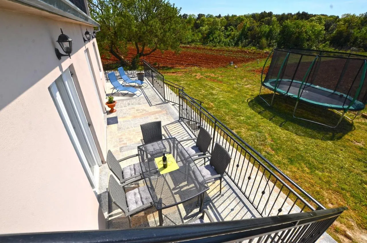 Appartamento Casa Nini Rovigno Croazia